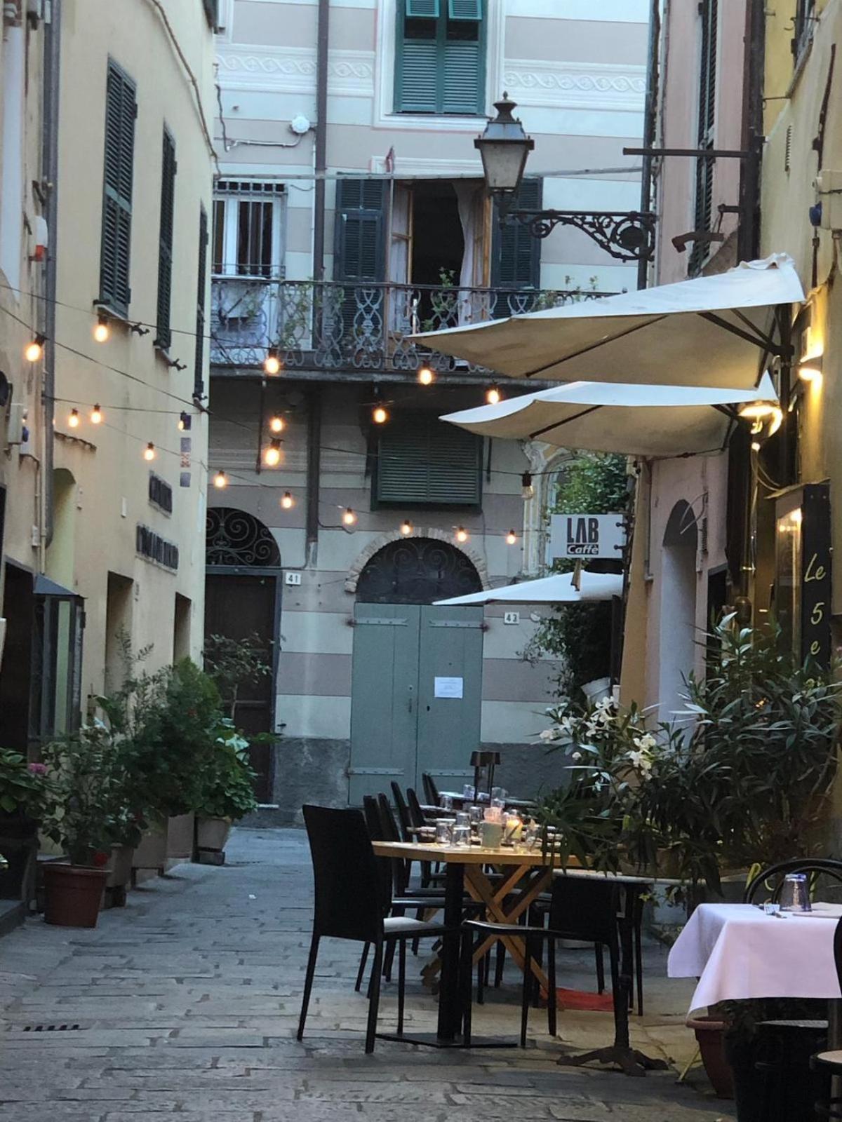 La Casa Sulla Piazzetta Apartment Albenga Exterior photo